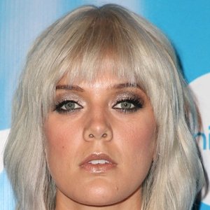 Betty Who, 34 (Cantante Pop)