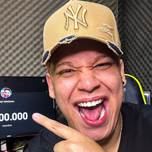 Biel Valadares, 27 (TikTok Star)