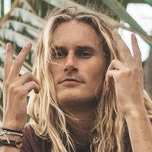 Bisayang Hilaw, 32 (Star di YouTube)