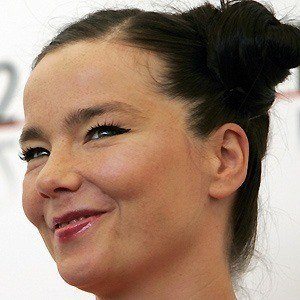 Björk, 58 (Cantor Pop)