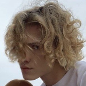 Bombasticboinoah, 22 (TikTok明星)