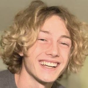 Bombasticboinoah, 22 (TikTok明星)