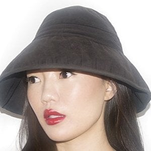 Bondenavant, 38 (TikTok Star)