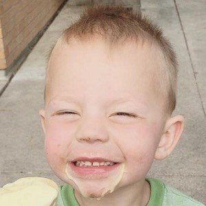 Boston Hoellein, 12 (YouTube明星)