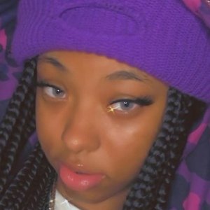 braceeface.kay, 22 (TikTok明星)