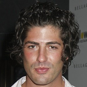 Brandon Davis, 46 (Thành viên gia đình)