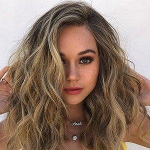 Celebrities born on May 25