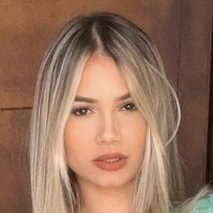 Brenda Gontijo Coelho, 28 (Instagram明星)