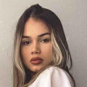 Brenda Gontijo Coelho, 28 (Instagram Star)