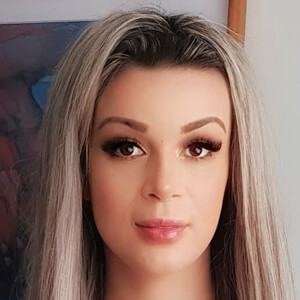 Brenda Hughes, 34 (TV Show Host)