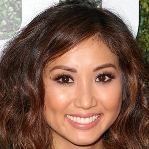 Brenda Song, 37 (Actriz de Televisión)