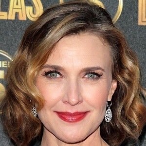 Brenda Strong, 63 (TV-Schauspielerin)