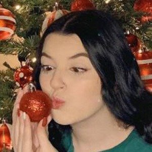 Brenna Kaci, 23 (TikTok明星)