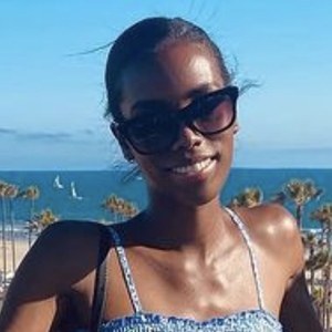 Brianna Holt, 30 (Журналист)