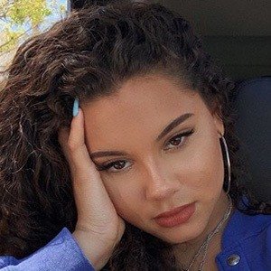 Brianna Leah, 22 (流行歌手)