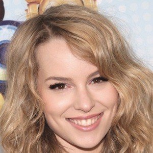 Bridgit Mendler, 32 (Nữ diễn viên truyền hình)