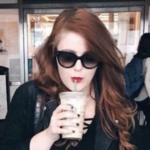 Briley Powell, 30 (Blogger)