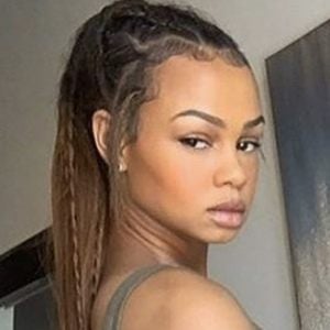 Brinda Spencer, 29 (Instagram明星)