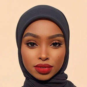 Brinney, 29 (Instagram Star)