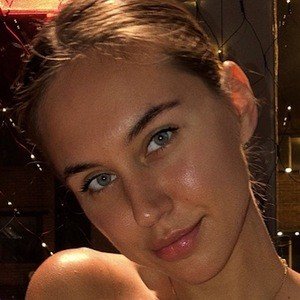 Brit Manuela image 4