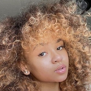 Britney Warren, 21 (Instagram明星)