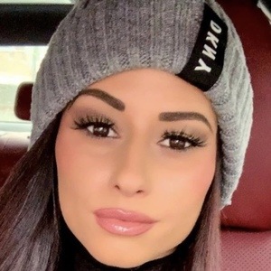 Brittany Tavares, 35 (Instagram明星)