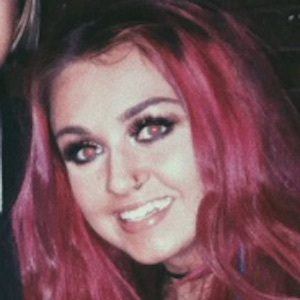 Bronnie Hughes, 28 (Cantante Punk)