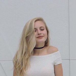 Brooke Allred, 23 (Estrella de Instagram)