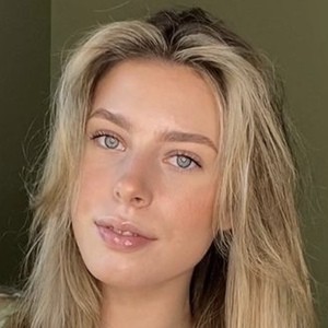Brooke Armitage, 23 (TikTok Star)