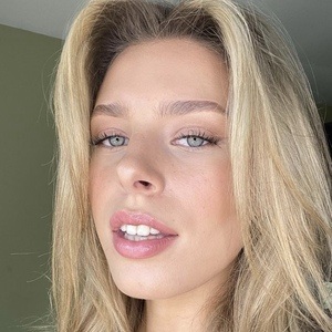 Brooke Armitage, 23 (TikTok Star)