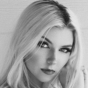 Brooke Barry, 24 (TikTok明星)