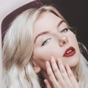 Brooke Barry, 24 (TikTok Star)