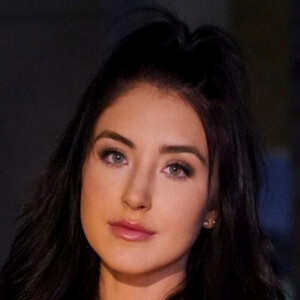 Brooklyn Hillebrand, 28 (Instagram Star)