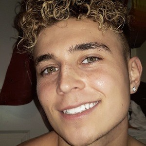 Brooklyn Wyatt, 25 (Pop Singer)