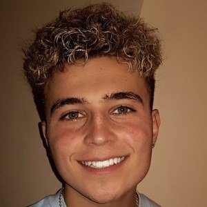 Brooklyn Wyatt, 25 (Cantante pop)