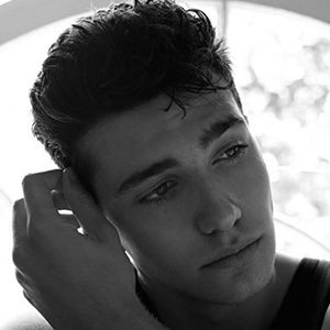 Bruce Herbelin-Earle, 27 (Attore TV)