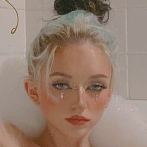 BunniBlossom, 26 (Instagram Star)