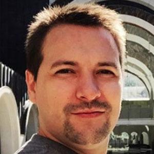 byAbeeL, 40 (YouTube Star)