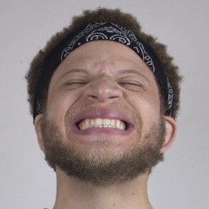 Byron Behave, 32 (Estrella de Instagram)