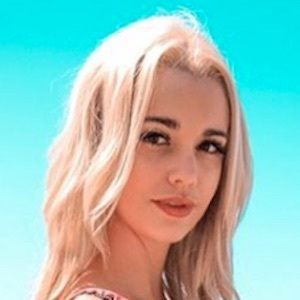 Caitlin Arnett, 35 (Model)