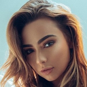 Caitlin Christine, 31 (TikTok明星)