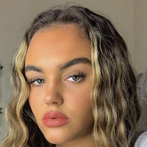 Caitlin Edwards image 7