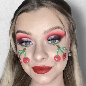 Caitlin Small, 21 (TikTok Star)