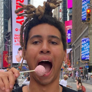 Cakepopguy, 22 (企業家)