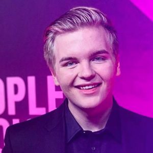 Caleb Lee Hutchinson image 2