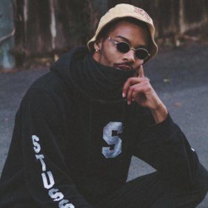 Caleon Fox, 33 (YouTuber)