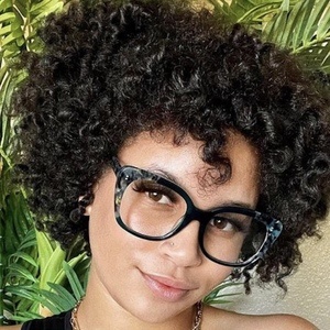 CaliCurls, 32 (Instagram Star)