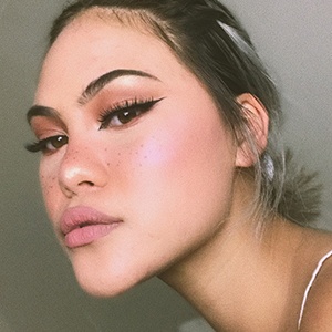 Calmell Teagle, 27 (Pop Singer)