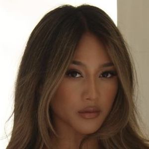 Camella La Compte, 26 (Instagram Star)