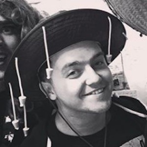 CameramanCarl image 4